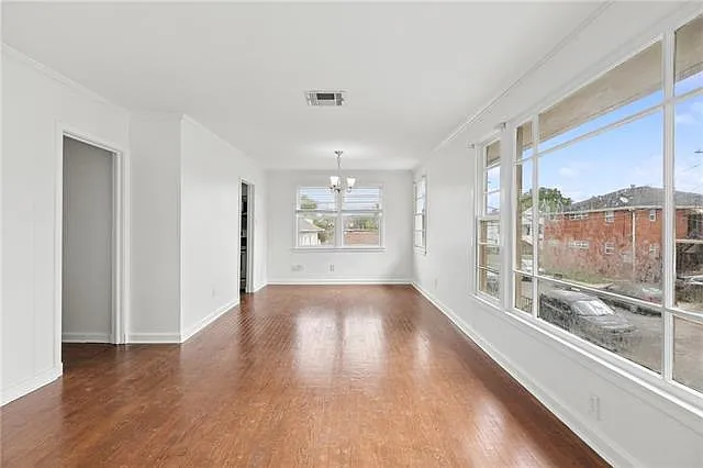 1921 S Rendon St — Photo 3