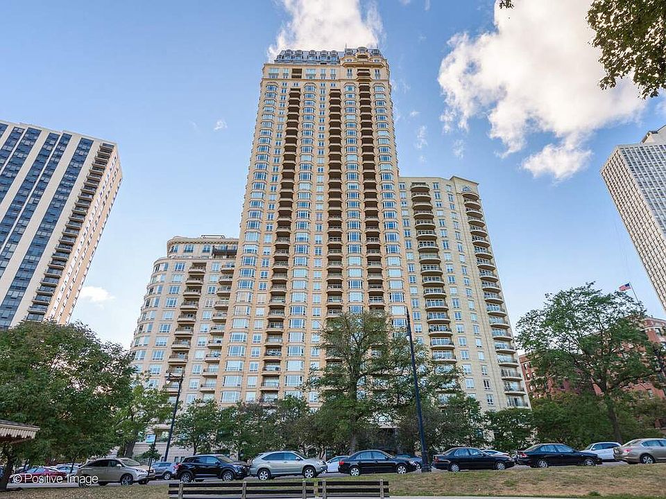 1st image of 2550 N Lakeview Ave #305