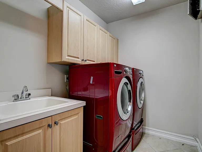 670 Edgebrook Ln — Photo 21