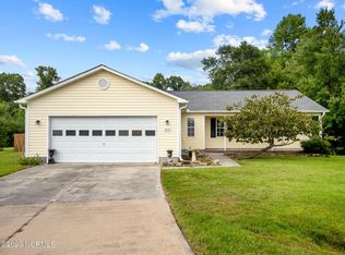 302 Gus Ct, Richlands, NC 28574