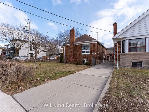 4th image of 5 Plains Rd