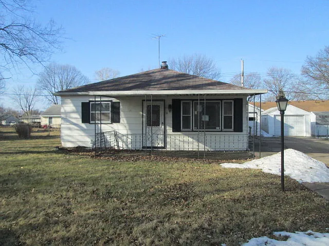 301 Prairie St photo 1