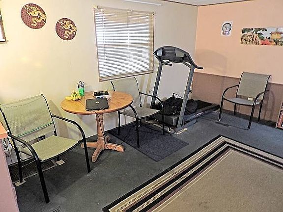 5th image of 822 Michigan St