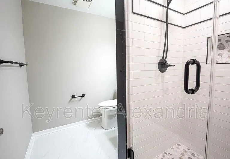 906 Neal Dr — Photo 46