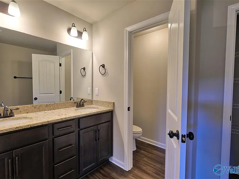 106 Hulsey Ln — Photo 4