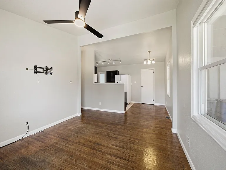 2333 W 25th Street Rd — Photo 6