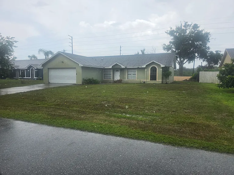 160 Loma Bonita Dr — Photo 1
