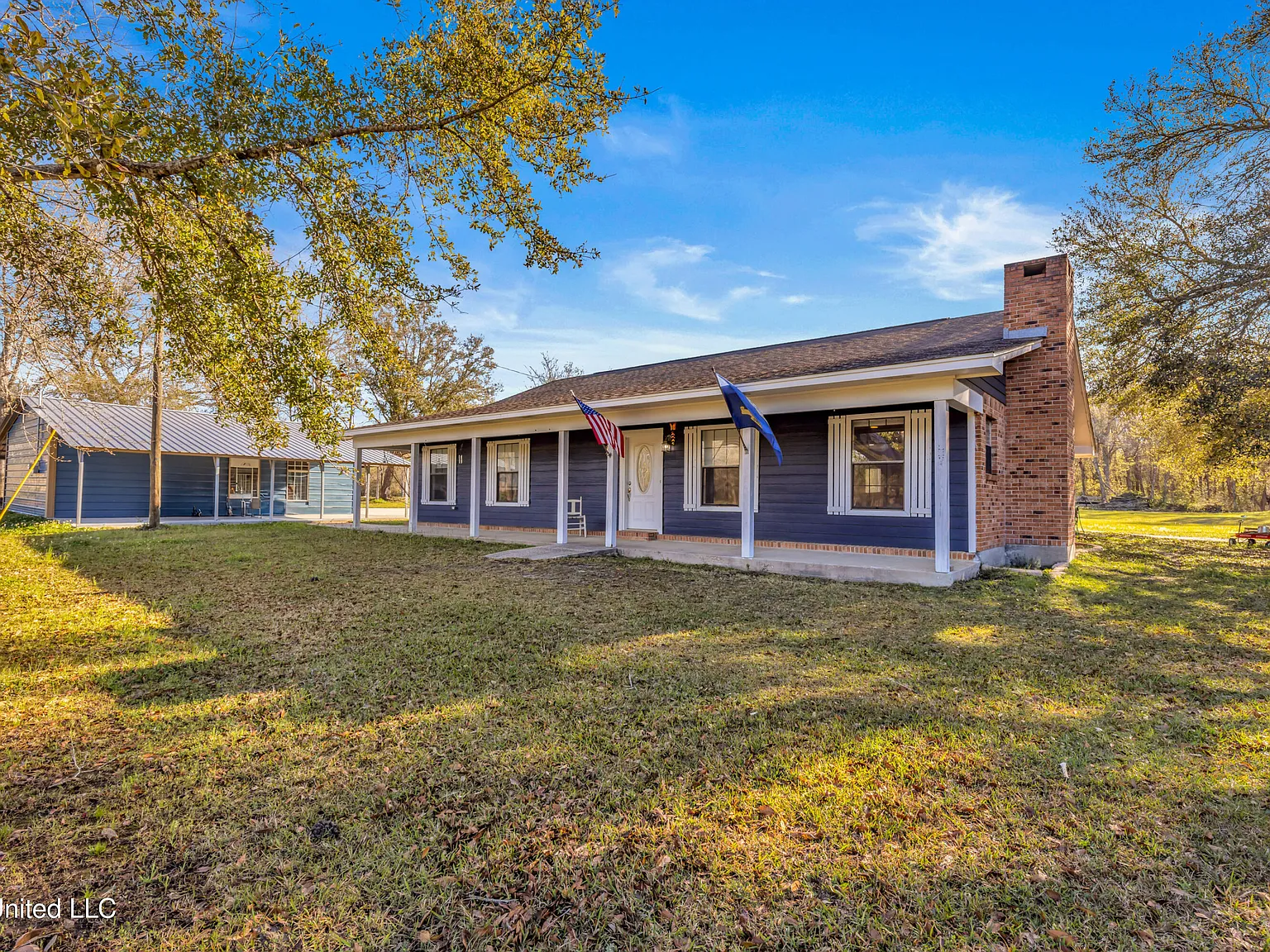 3 bed, 2.0 bath, 1905 sqft, $2,250 — Photo 2