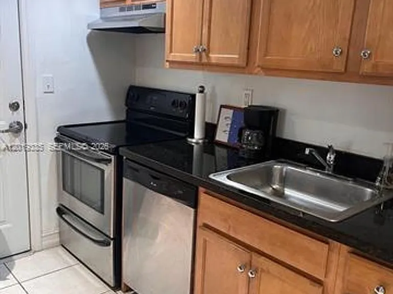 290 Sunrise Dr #208 — Photo 11