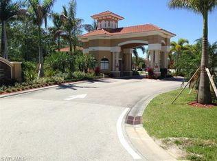 7405 Bristol Cir, Naples, FL 34120