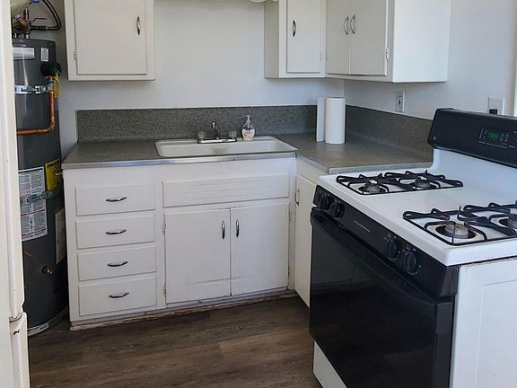 2nd image of 633A San Pedro Dr SE