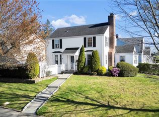 2 Laurel Pl, Eastchester, NY 10709