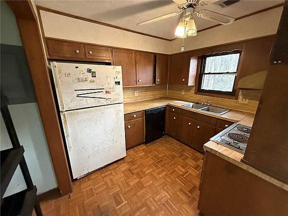 2nd image of 2832 Concord Dr