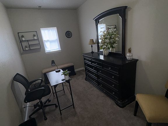 5th image of 824 E Fountain Blvd #B