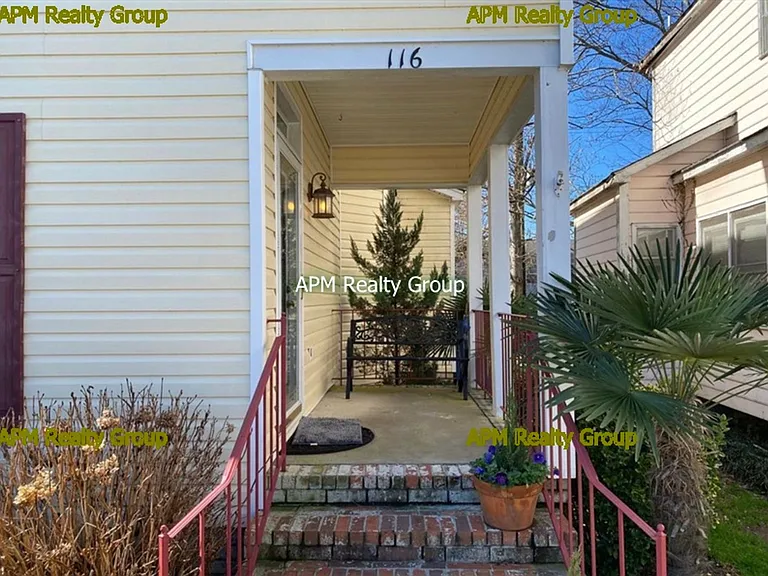 116 Ashley Ct — Photo 2