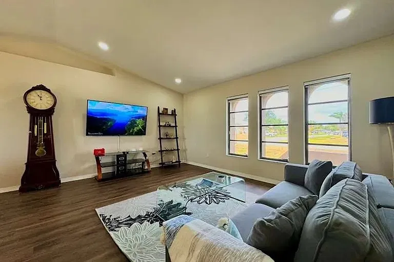 3 bed, 1416 sqft, $3,800 — Photo 4
