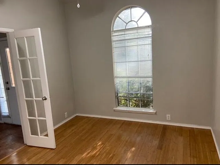 1748 Sunset Ridge Dr — Photo 5