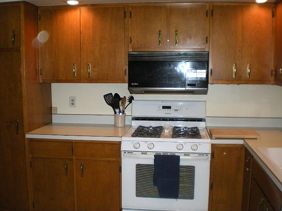 2nd image of 1903 Sibley Ct