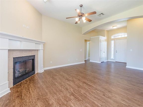 5th image of 800 SW 160th St