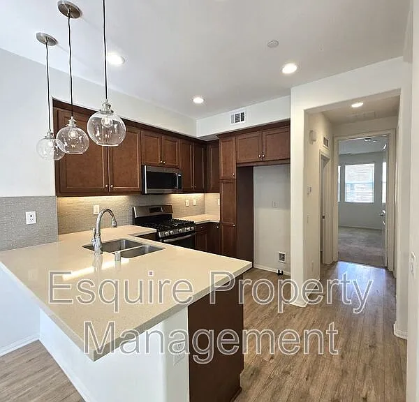 433 Castiano St — Photo 15