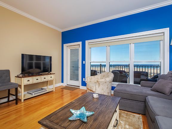 5th image of 83 Ocean Blvd #210