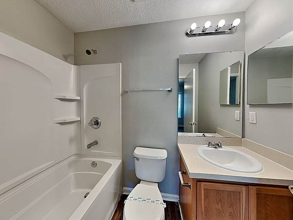 2nd image of 116 Brays Island Ln
