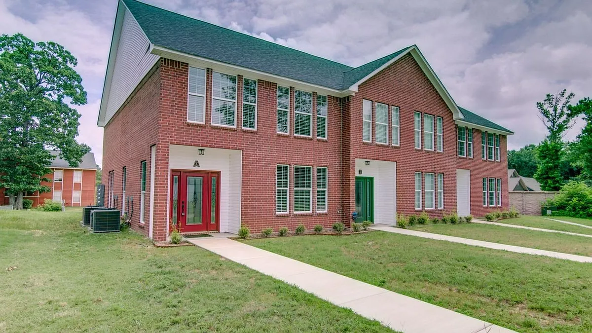 Building Photo - 2 Fernwood Dr #A