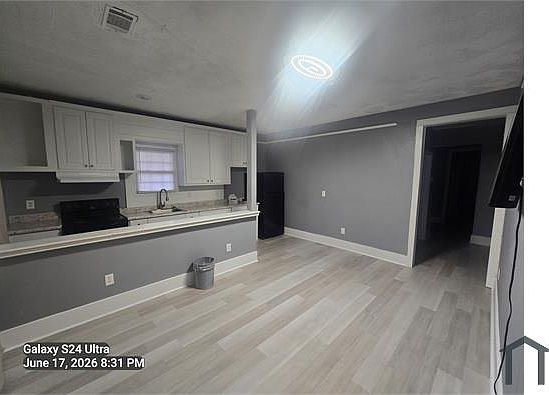 2nd image of 2065 Clark St #A