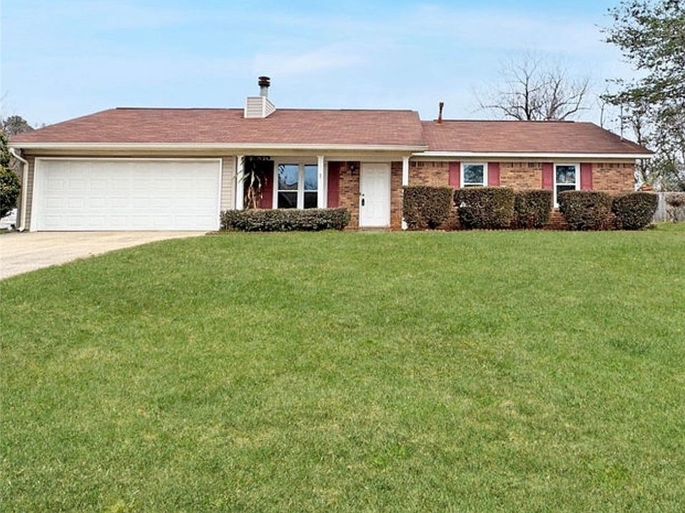1st image of 930 Maplewood Dr