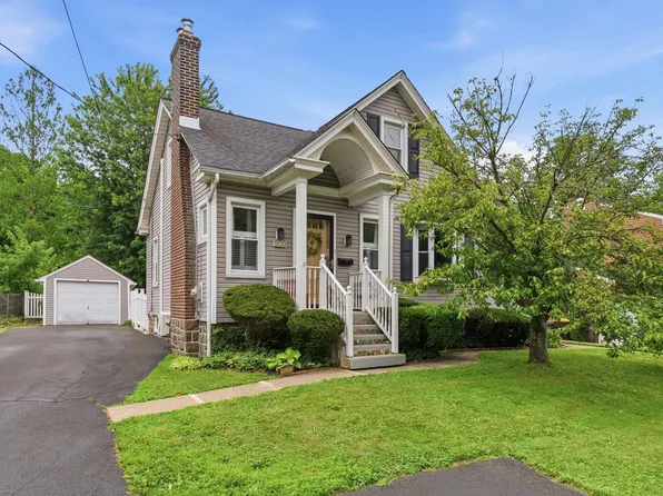 915 E Walnut St, North Wales, PA 19454