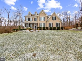 2294 Wooded Creek Cir, Perkiomenville, PA 18074