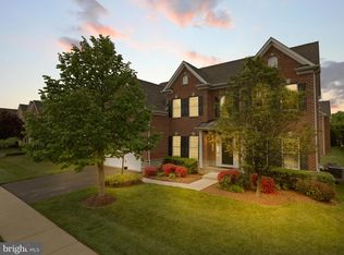 4002 Woodberry Meadow Dr, Fairfax, VA 22033