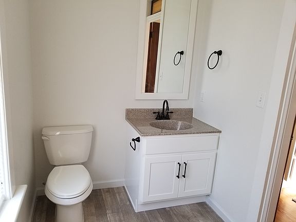 Powder Room / Laundry