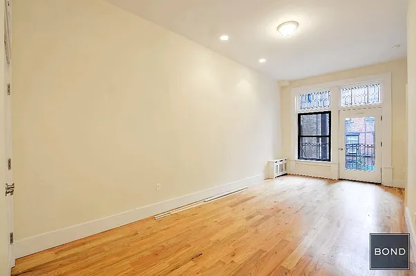 Rented by Bond New York | media 2