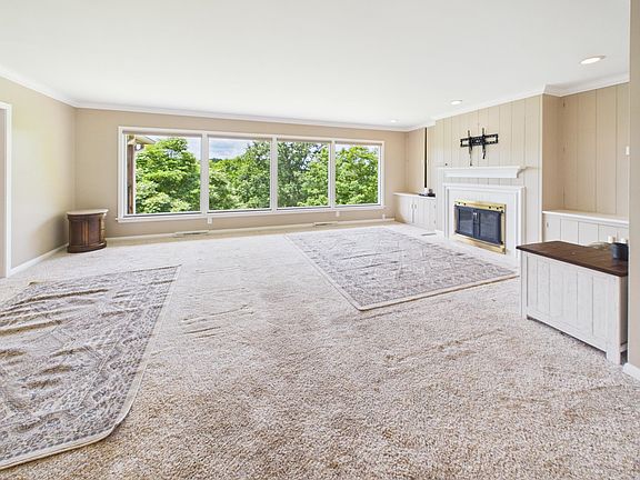 4th image of 541 N Inwood Dr