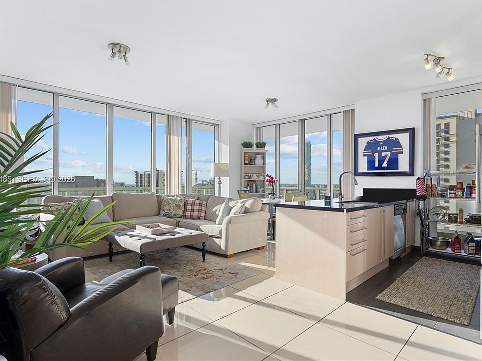 1st image of 1111 SW 1st Ave #2925