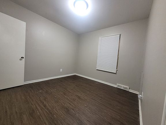 3rd image of 405 N Greenwich St