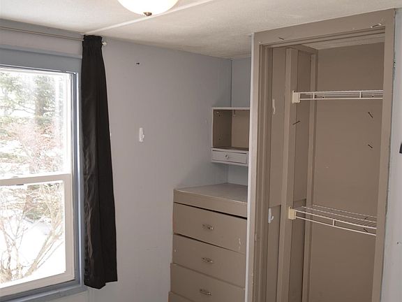 5th image of 4426 Buttercup Ln