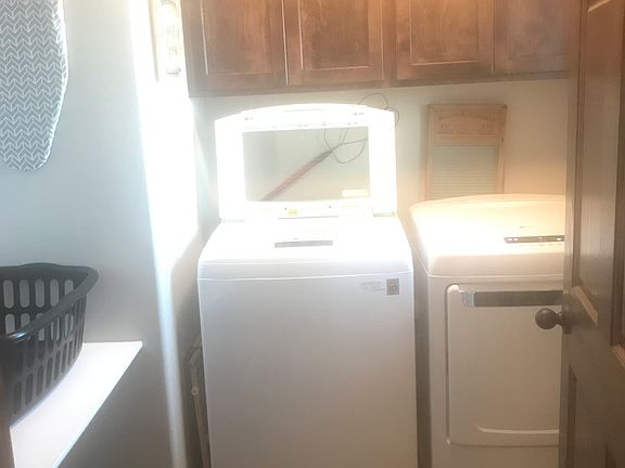 Laundry LG set included