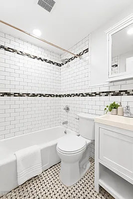 Bathroom, photo 1