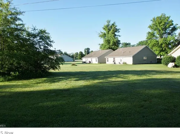 322 Park Dr SE, Brewster, OH 44613