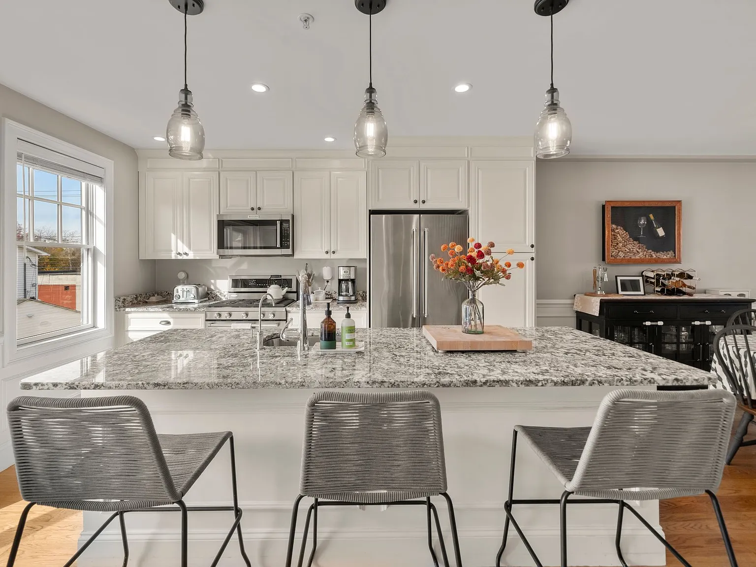 3 bed, 2.5 bath, 1757 sqft, $4,500 — Photo 4