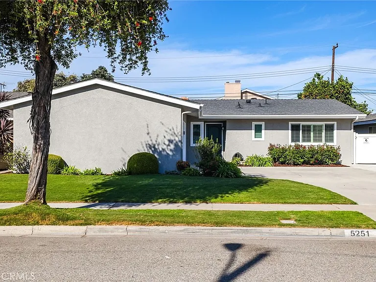 5251 Anthony Ave — Photo 2
