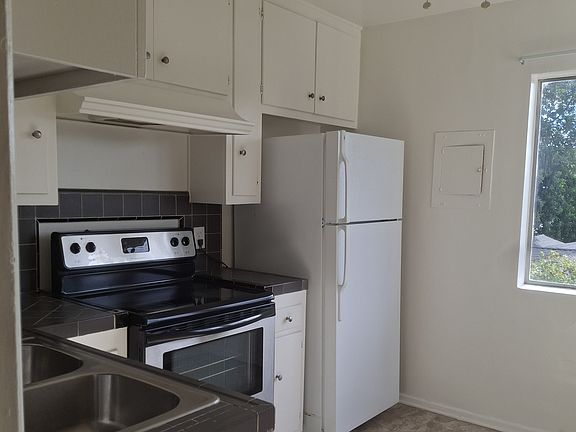 4th image of 15120 Victory Blvd #0bdc5d191