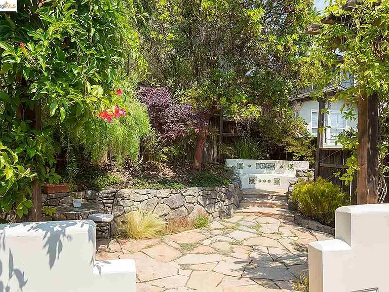 930 Aquarius Way — Photo 16