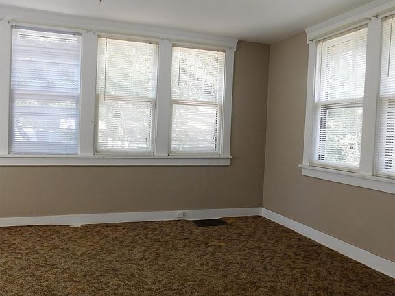 2nd image of 117 N Connecticut Ave