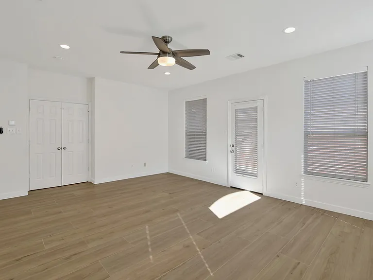 1615 Bryce Canyon Ln — Photo 27
