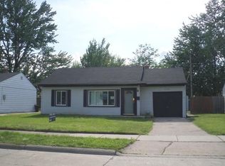27281 Academy St, Roseville, MI