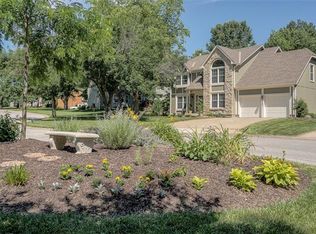 8401 Hall St, Lenexa, KS 66219