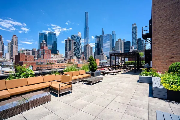 Rented by R New York | media 27